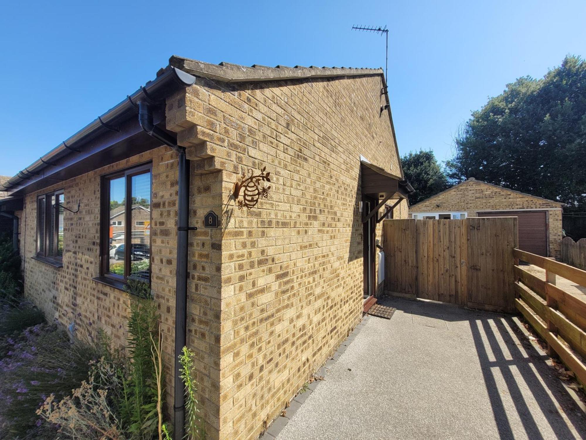 Bumblebee Bungalow - With Separate Office And Gaming Space By Catchpole Stays كول شيستر المظهر الخارجي الصورة