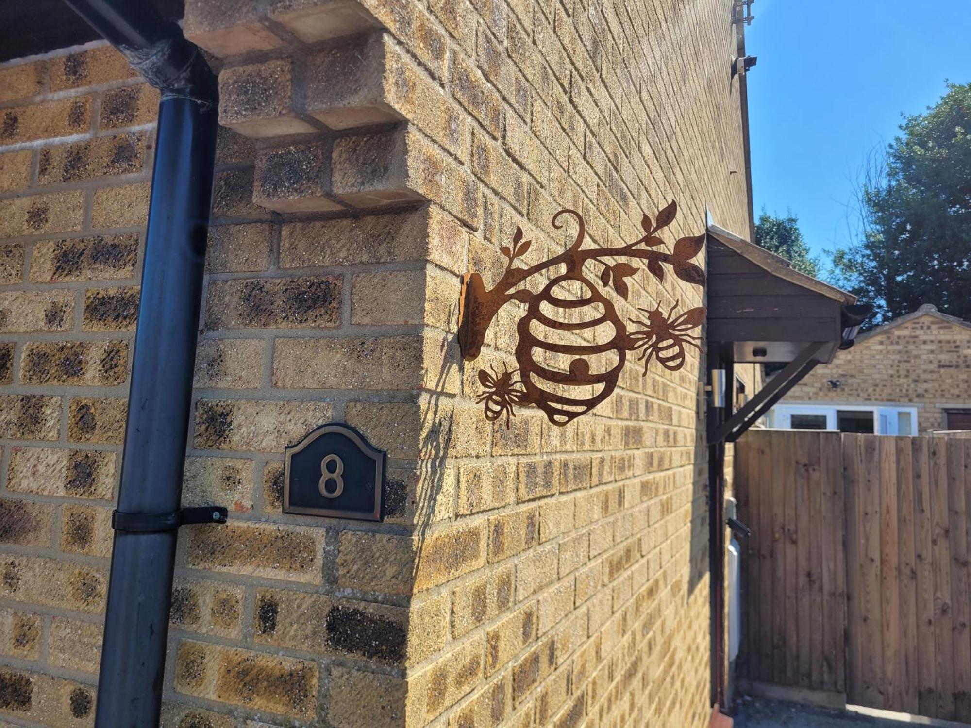 Bumblebee Bungalow - With Separate Office And Gaming Space By Catchpole Stays كول شيستر المظهر الخارجي الصورة