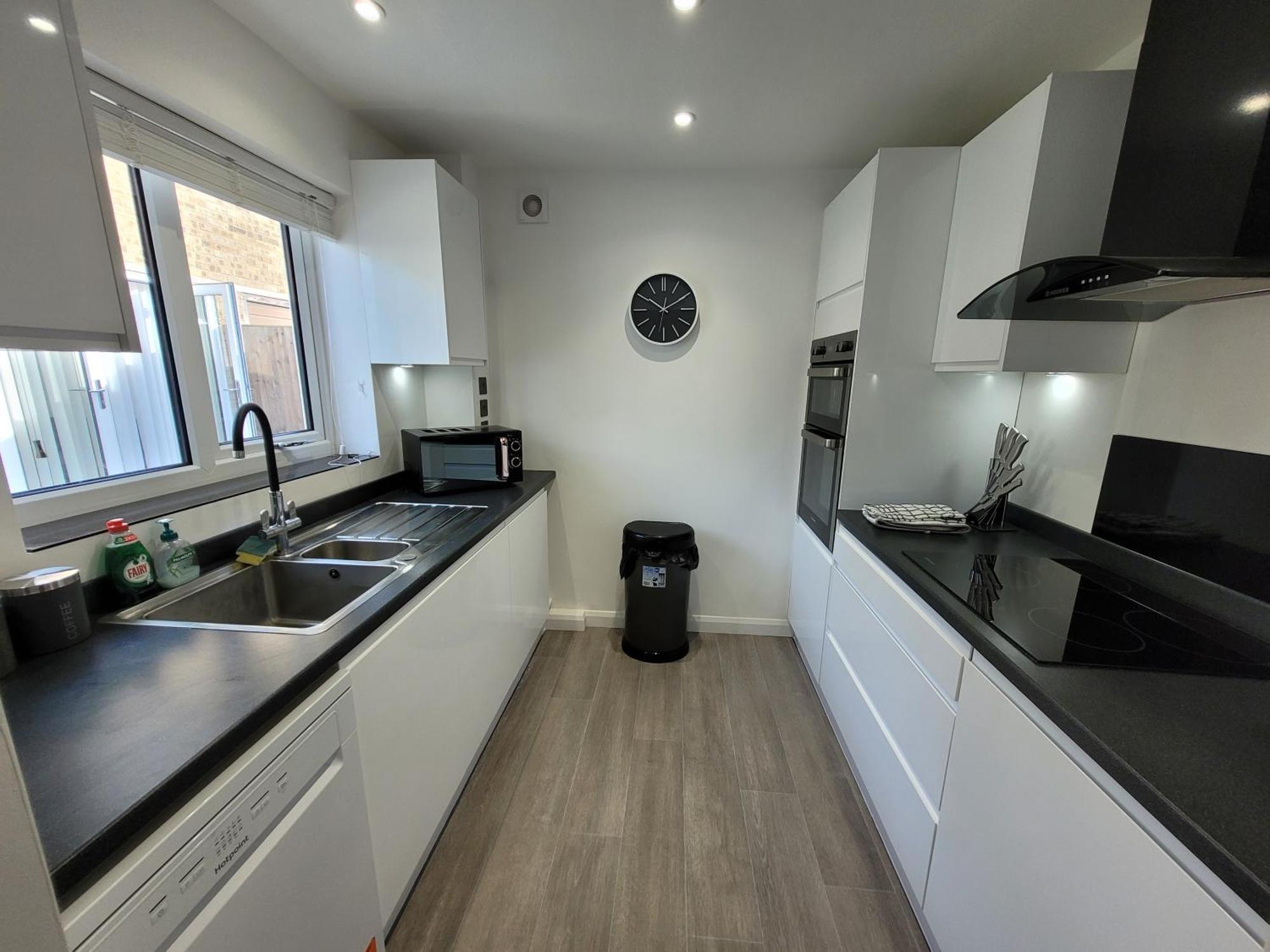 Bumblebee Bungalow - With Separate Office And Gaming Space By Catchpole Stays كول شيستر المظهر الخارجي الصورة